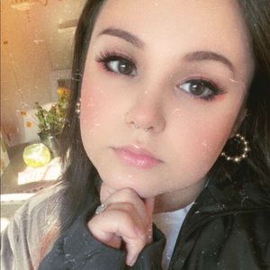 Meet your Posher, Kiana